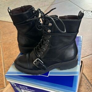 White mountain Decree lace up combat boot